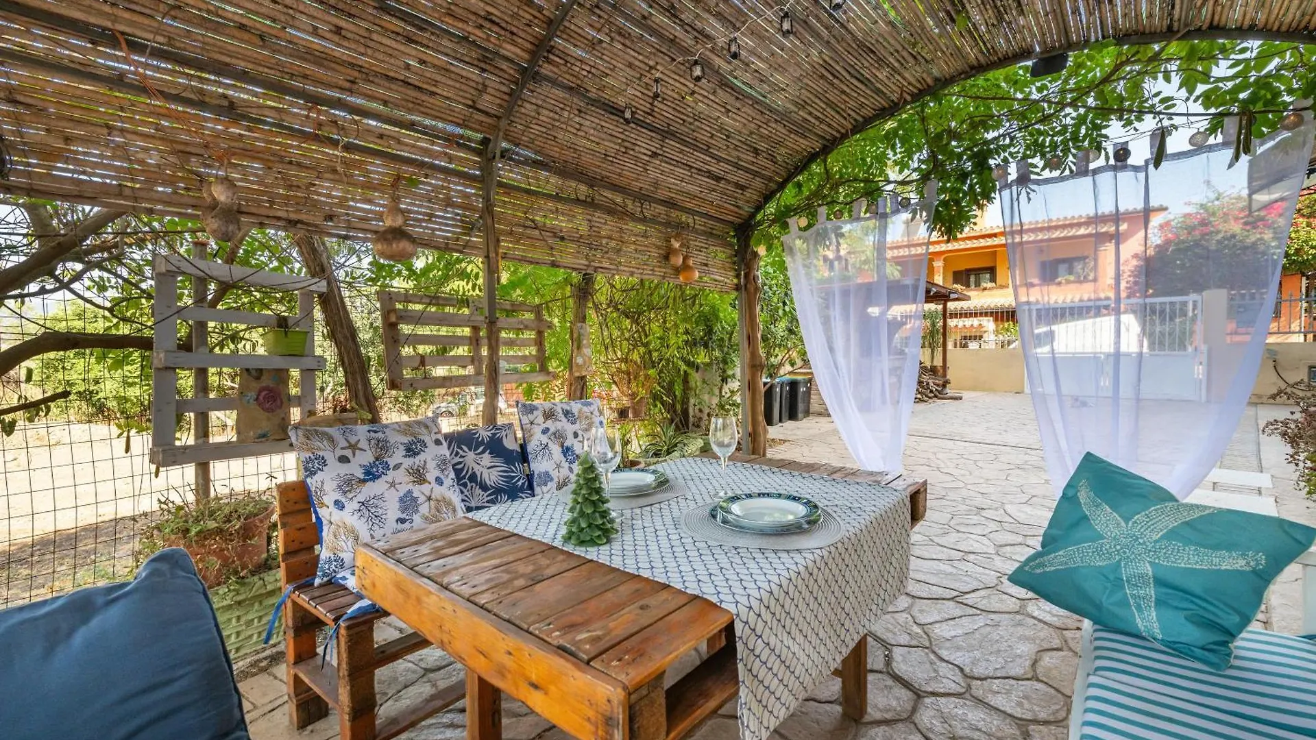 בית נופש הוילה Villa San Pietro Casa Francesca איטליה